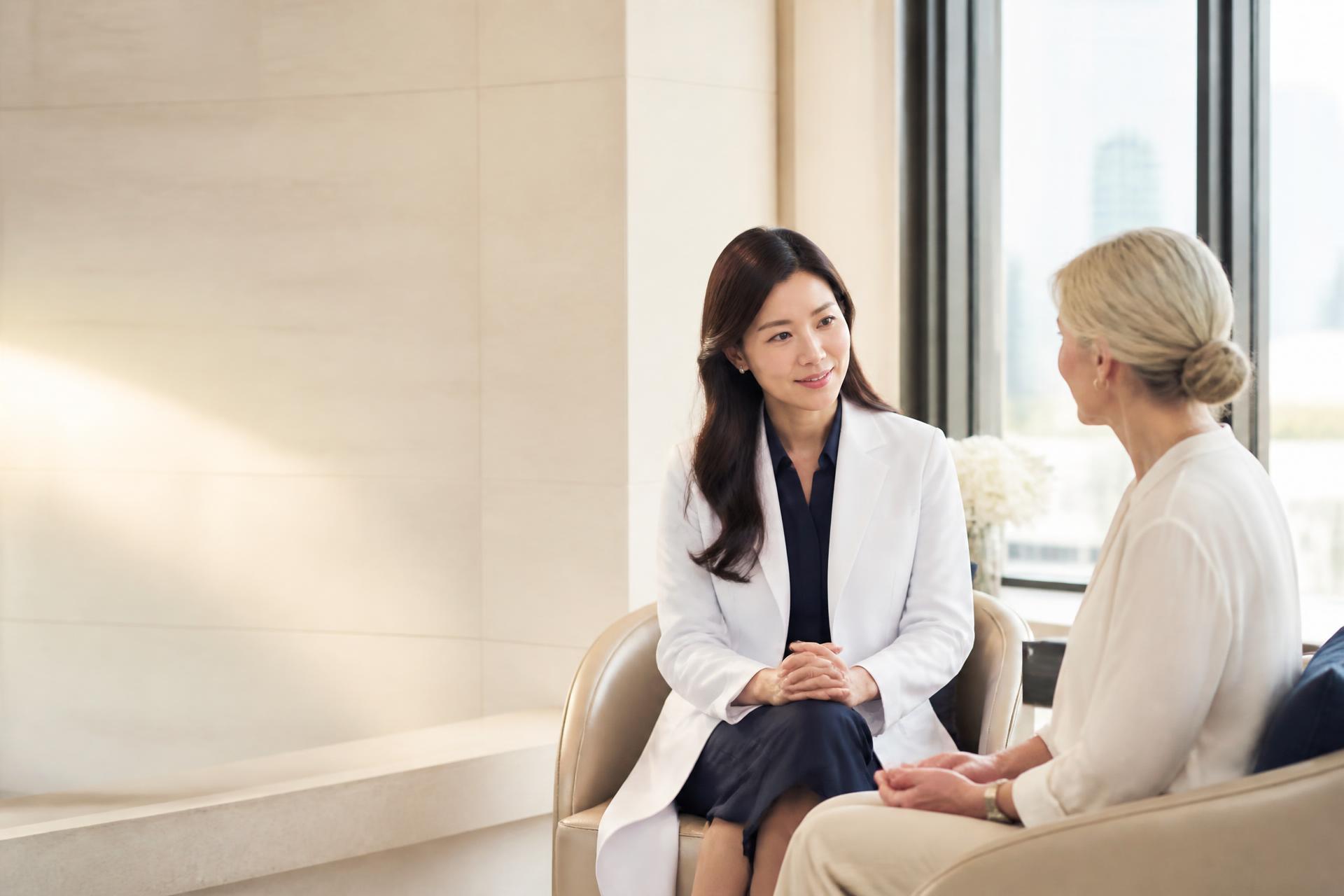 LINNA physician consulting with an international patient